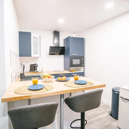 Daire Face A La Cite, Terrasse Et Climatisation - Ae