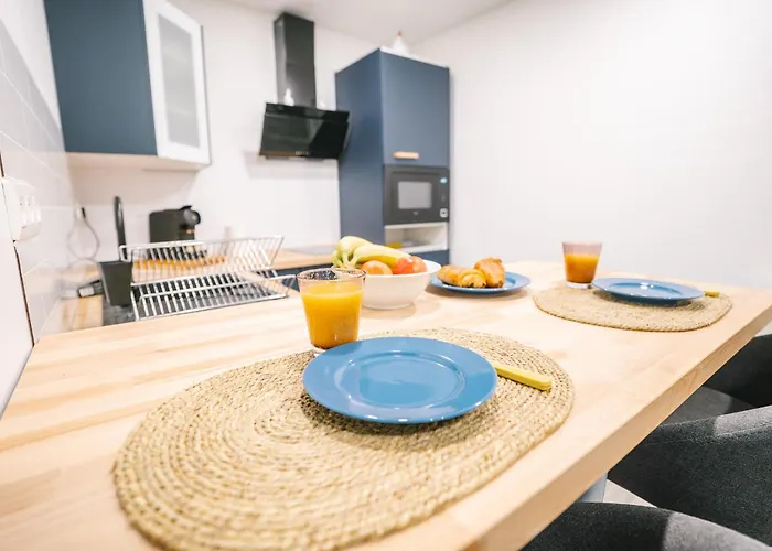 Apartment Face A La Cite, Terrasse Et Climatisation - Ae *